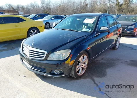 2008 Mercedes-Benz C 300 Luxury/Sport z USA, uszkodzony, nr VIN WDDGF54X28F171008